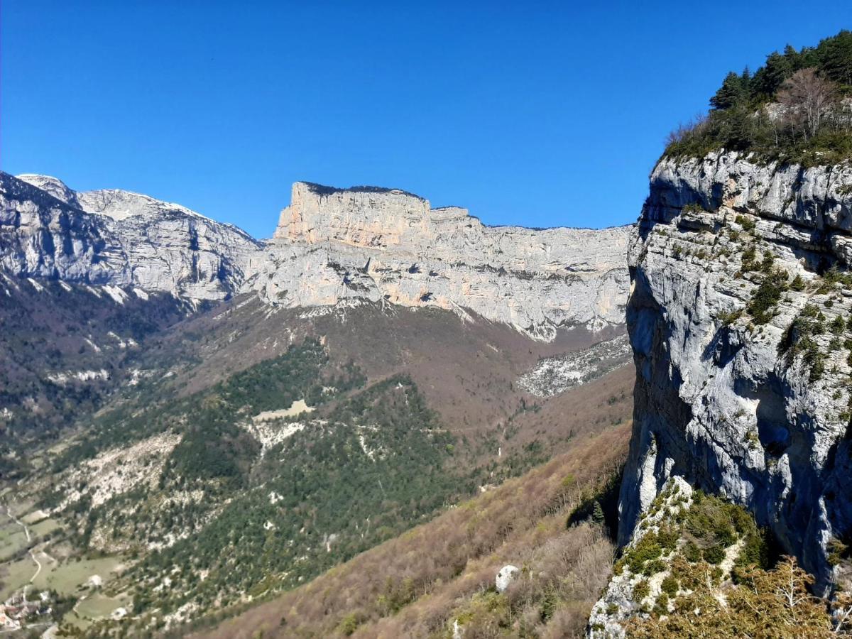 Le Sareymond Panzió Menée Kültér fotó