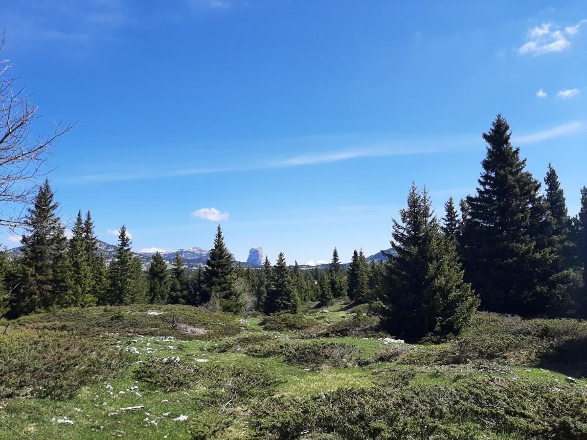 Le Sareymond Panzió Menée Kültér fotó